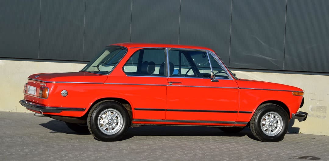 BMW 2002 tii (E10) '1973-75 вид сбоку
