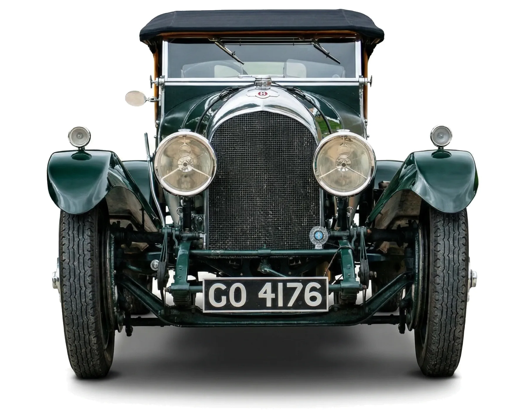 Bentley 3 Litre Red Label Speed Model 1924 — ретро авто — белый фон — вид спереди