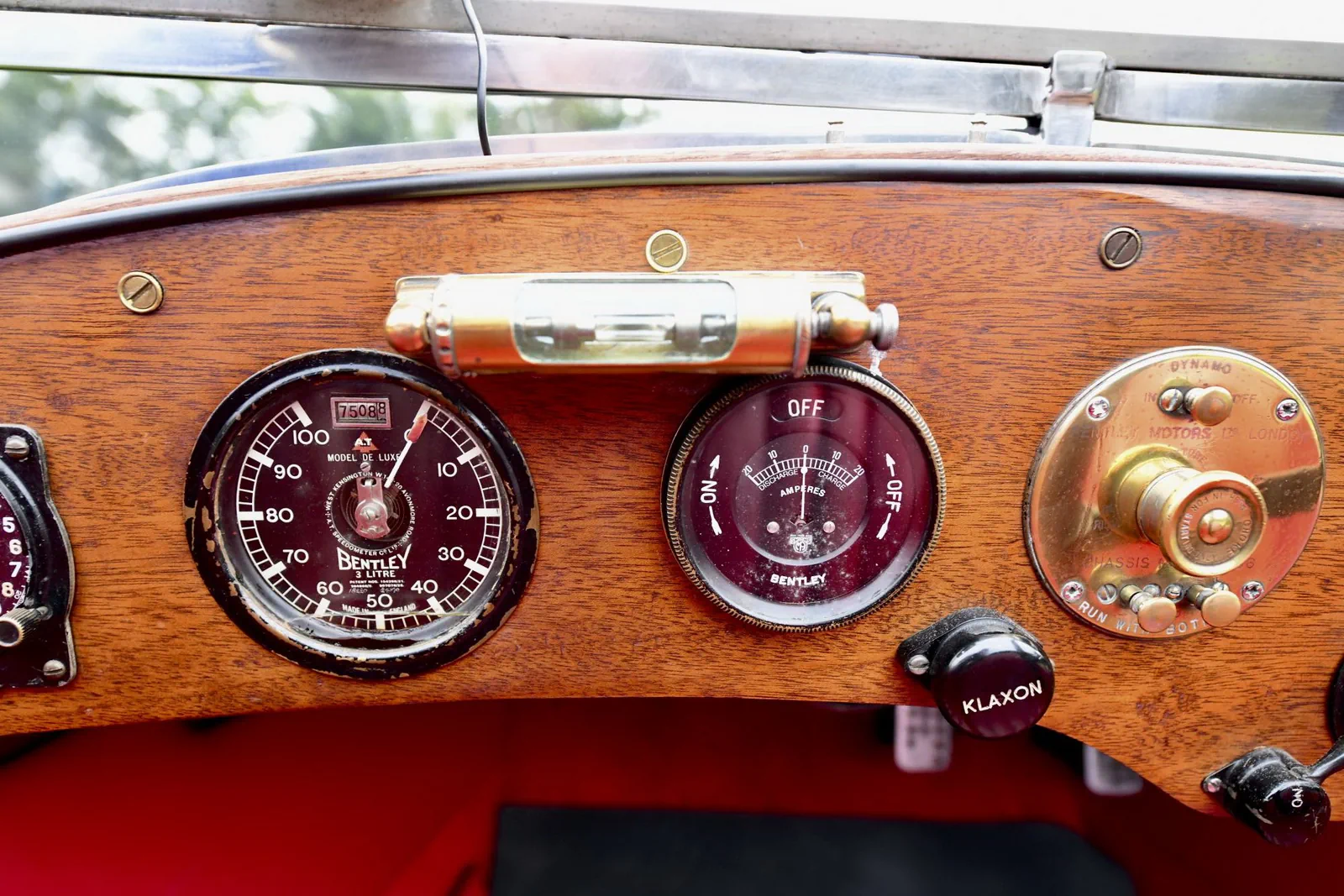 Приборная панель ретро авто Bentley 3 Litre Vanden Plas Style Tourer 1927