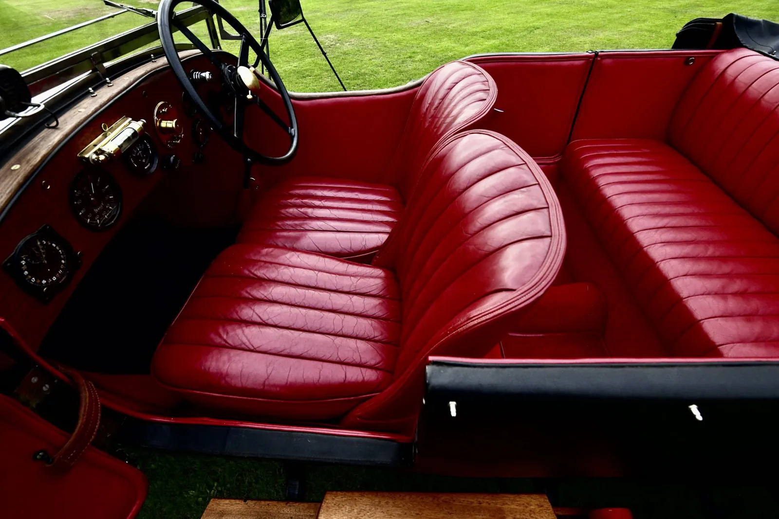Салон старинного турера Bentley 3 Litre Vanden Plas Style Tourer 1927