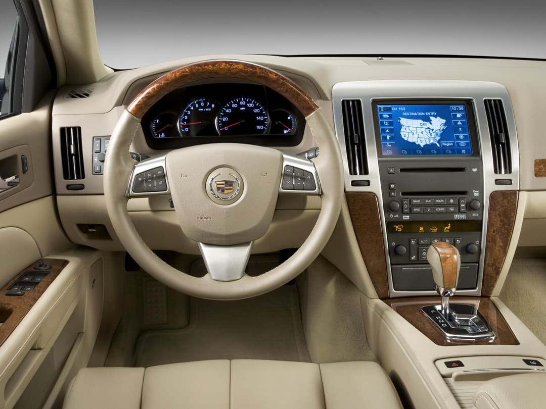Интерьер салона автомобиля Cadillac STS '2007–11