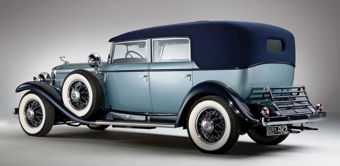 Cadillac V16 Convertible Sedan by Saoutchik '1930 вид сбоку