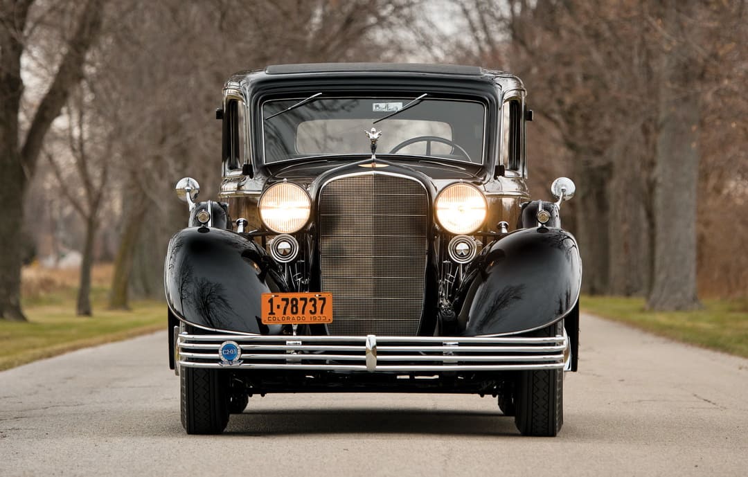 Cadillac V16 452-C 7-passenger Sedan by Fleetwood '1933 вид спереди