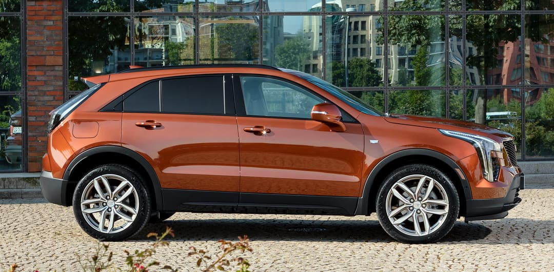 Cadillac XT4 '2020 вид сбоку