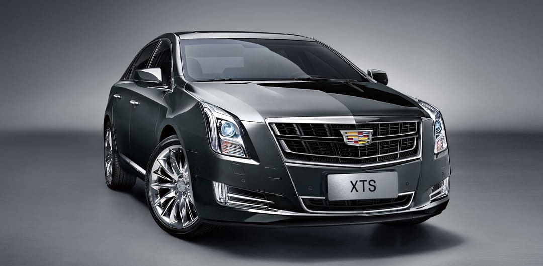 Cadillac XTS '2016–17 вид спереди