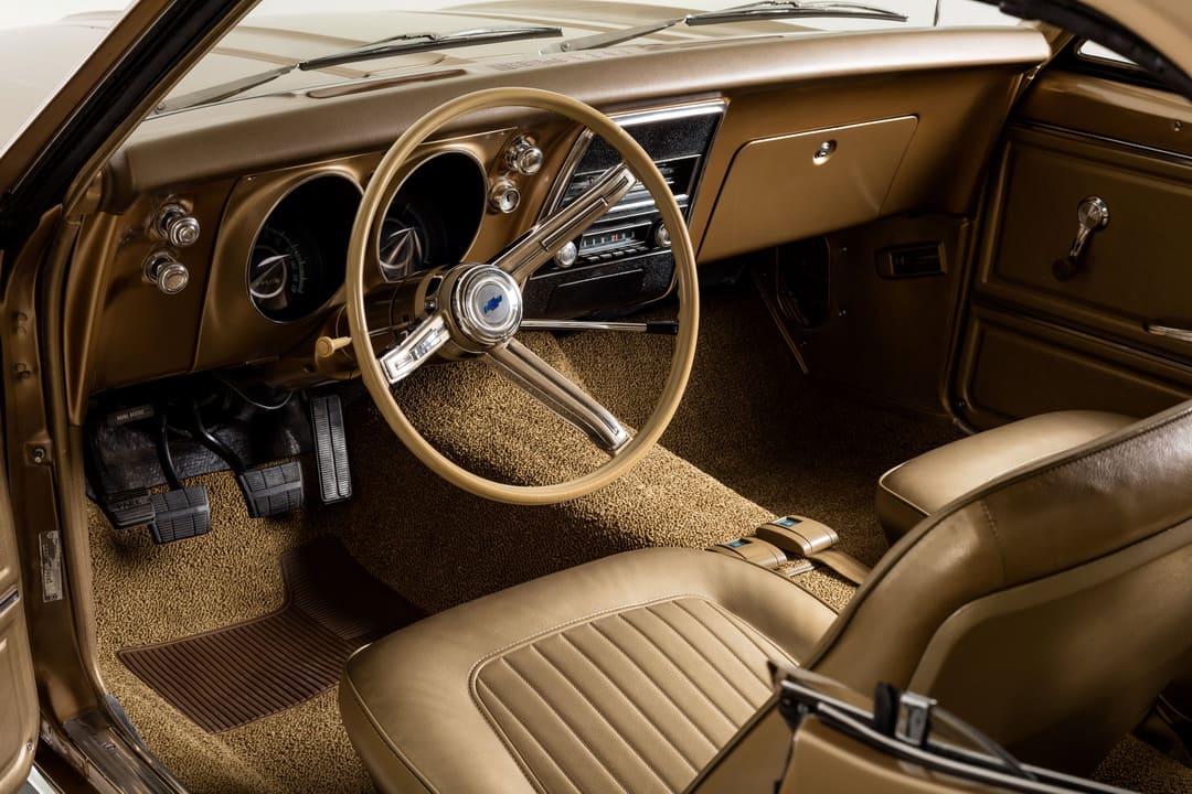 Интерьер салона автомобиля Chevrolet Camaro Sport Coupe '1967-68