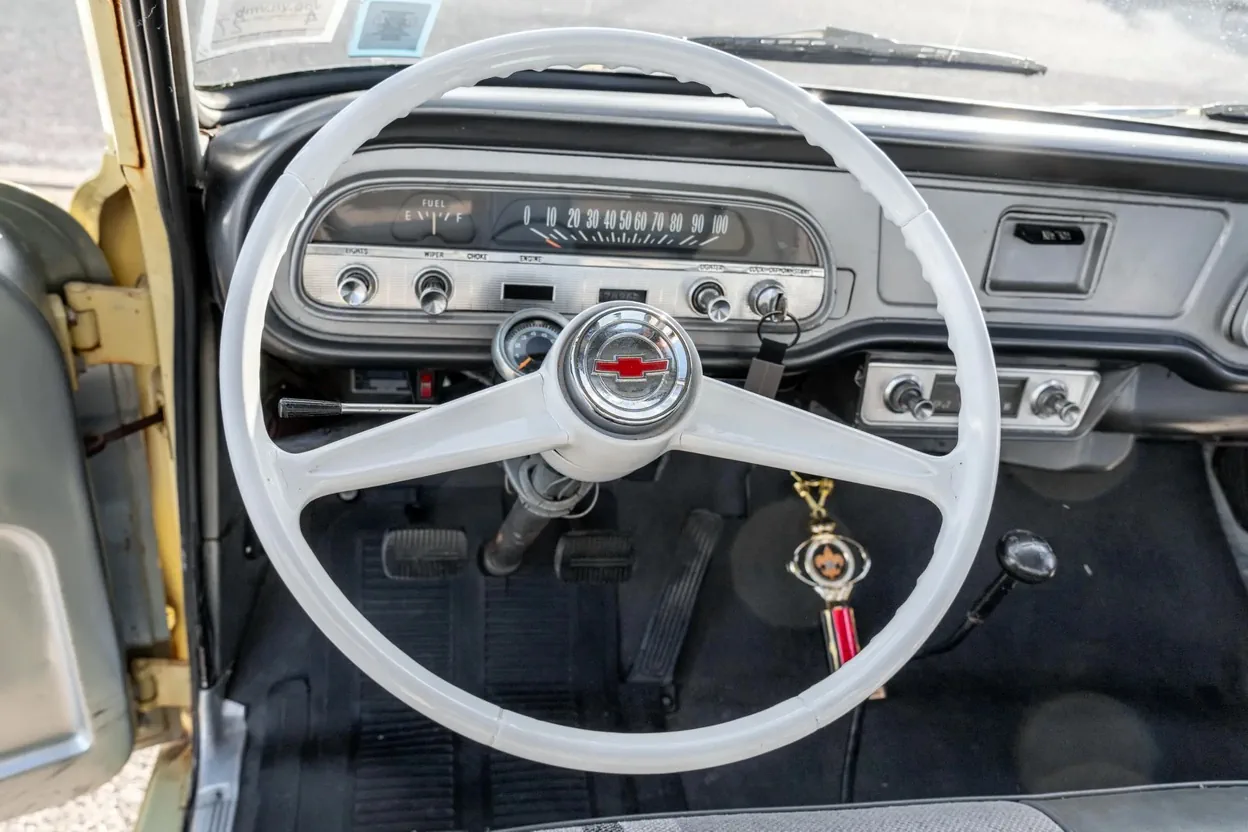 Рулевое колесо и приборная панель Chevrolet Corvair 95 Rampside Pickup '1961