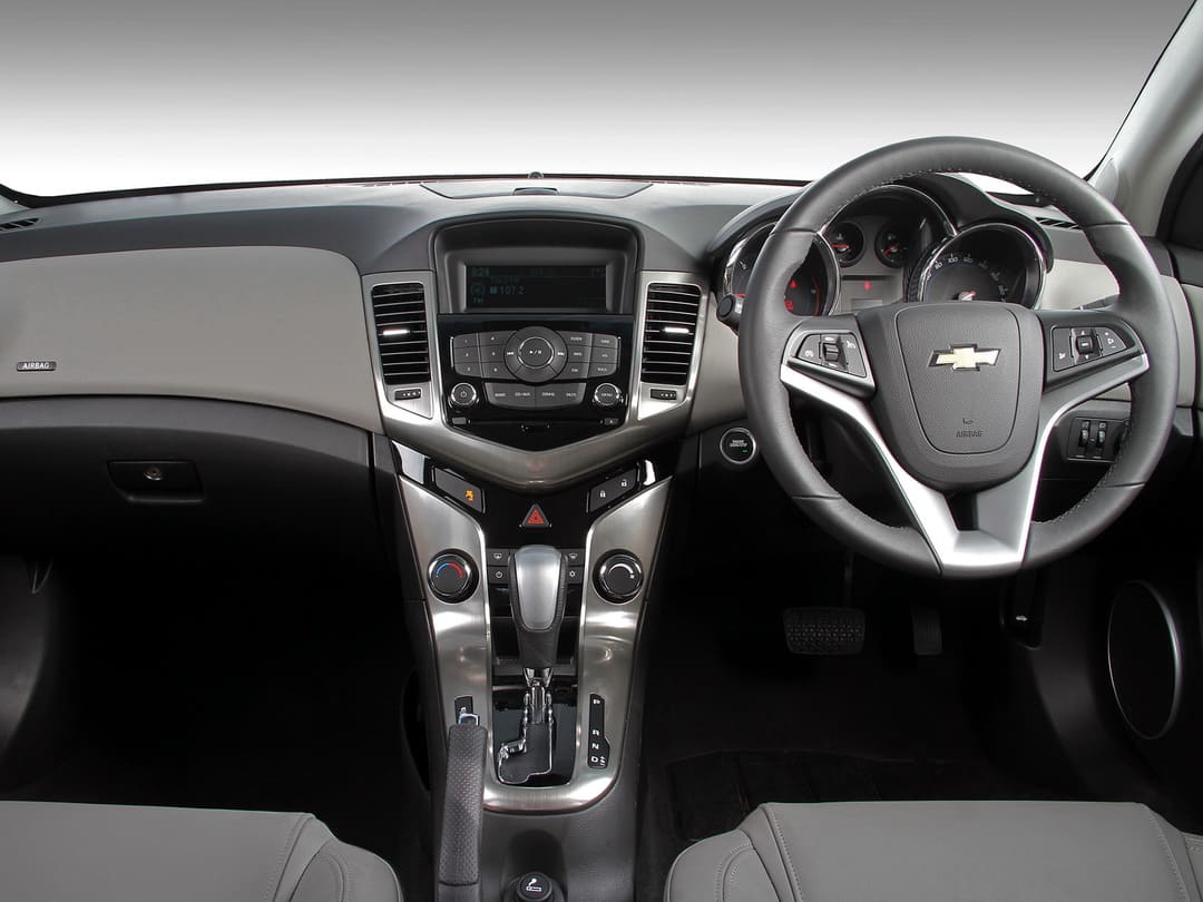 Торпедо Chevrolet Cruze (J300) '2012–15