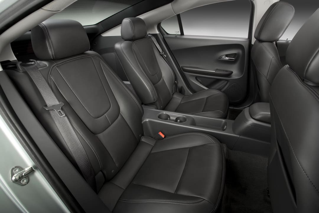 Задний ряд сидений в автомобиле Chevrolet Volt '2011-16