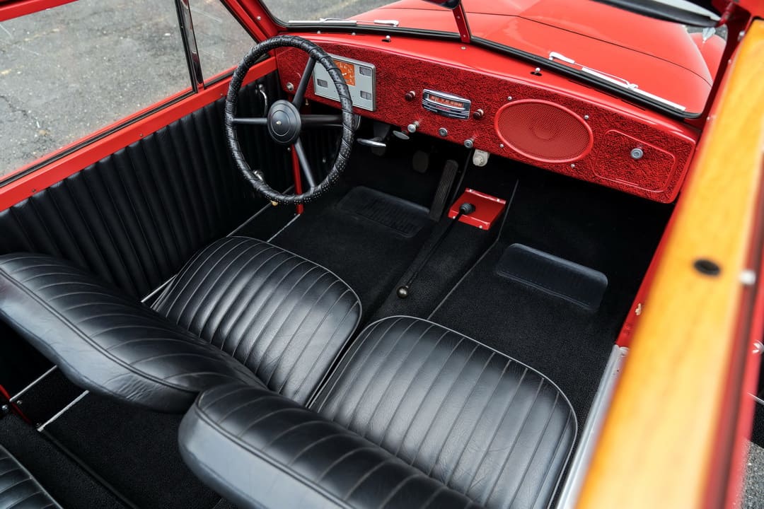 Передние сиденья в кабине автомобиля Crosley CD Super 2-door Convertible Sedan '1950-52
