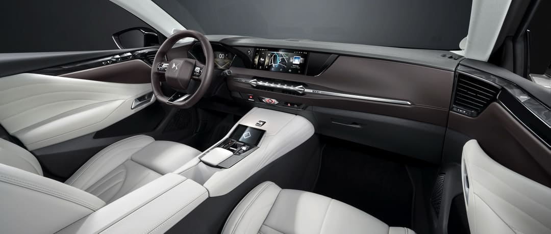Интерьер салона автомобиля DS 4 '2021–н.в.