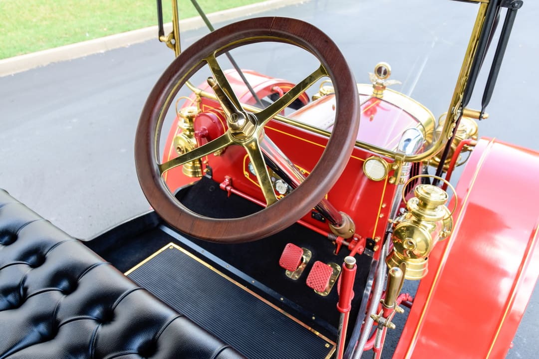 Рулевое колесо в автомобиле Delahaye Type 413A Charabanc '1911