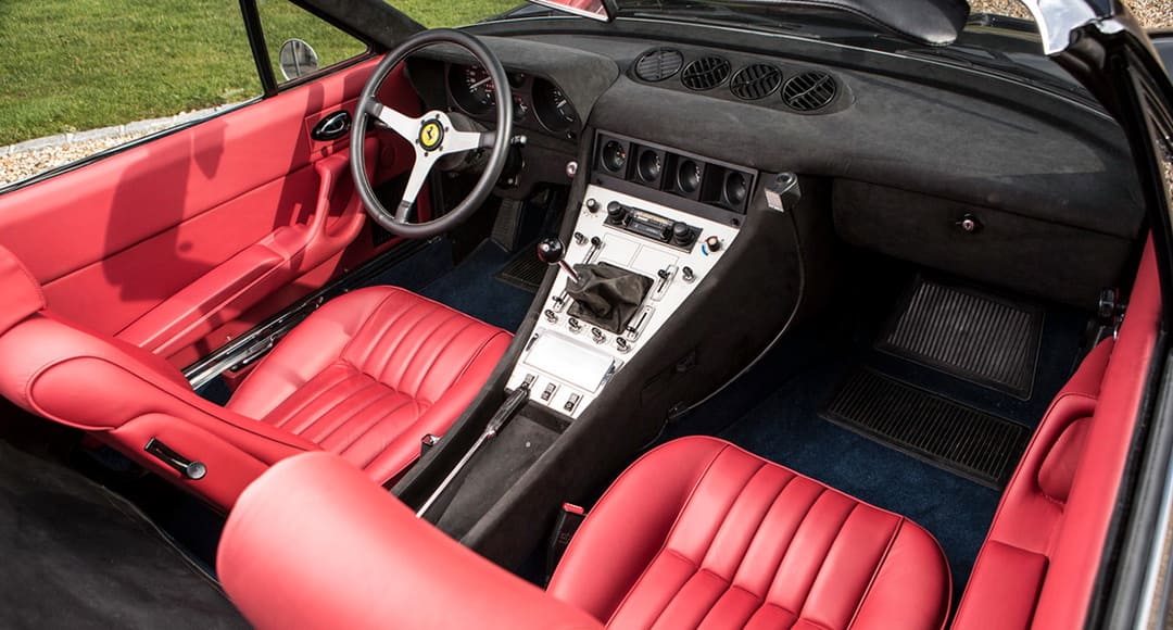 Интерьер салона автомобиля Ferrari 365 GTC/4 Spyder by Bachelli & Villa '1972