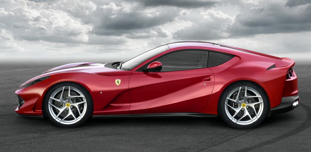 Ferrari 812 Superfast '2017–21 вид сбоку