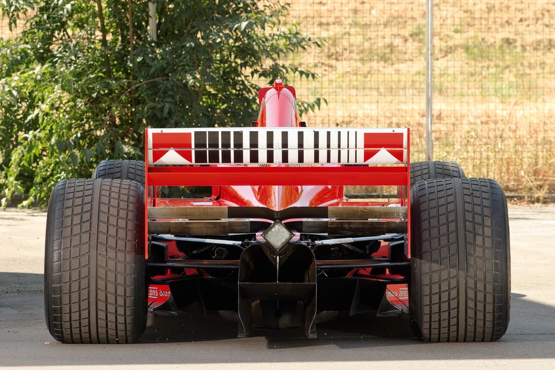 Ferrari F300 '1998 вид сзади