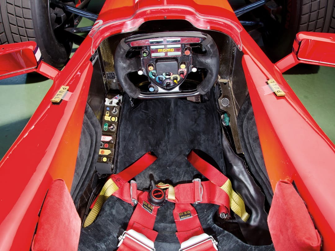 Кабина гоночного автомобиля Ferrari F300 '1998