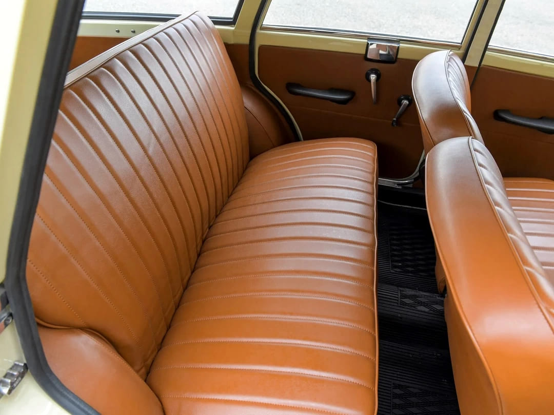 Интерьер салона автомобиля Fiat 1100 D Familiare '1962–66 - задний ряд сидений