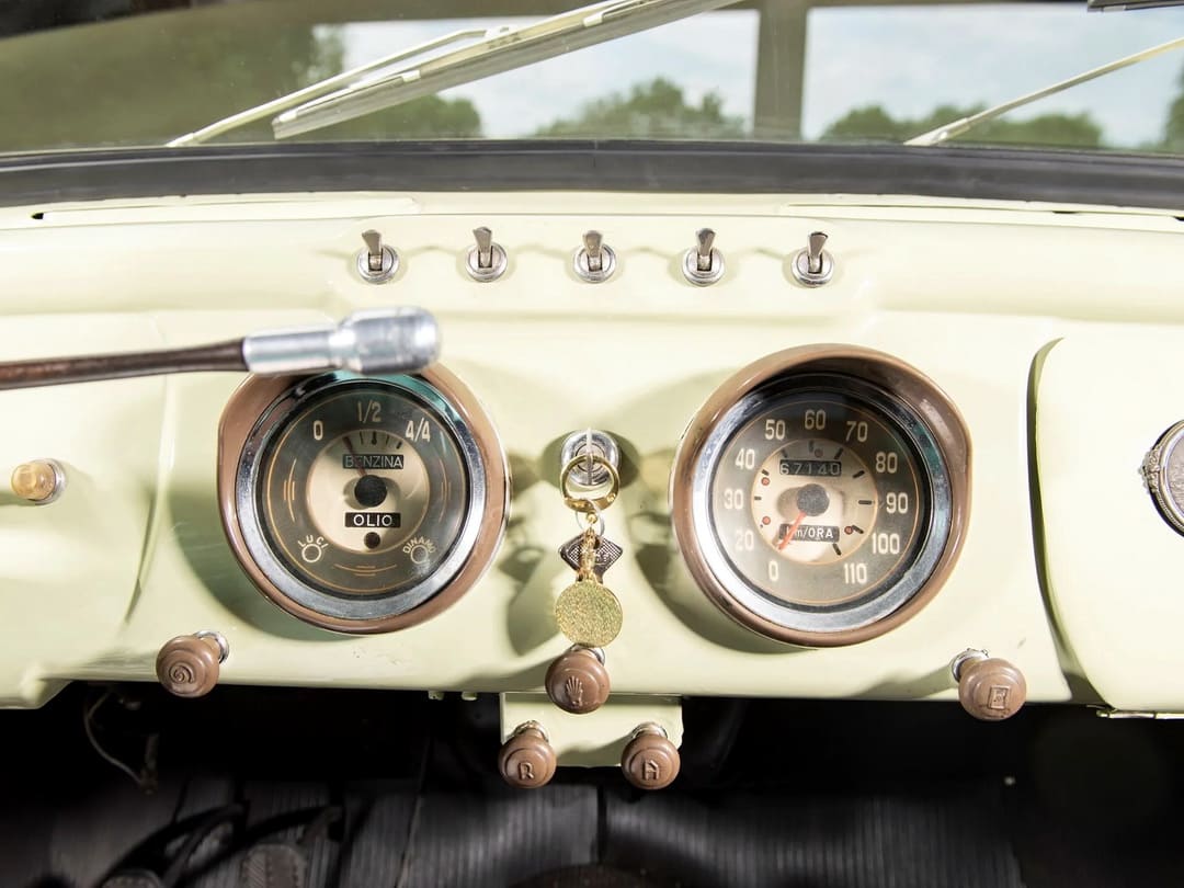 Панель приборов в кабине пикапа Fiat 1100 Industriale '1955