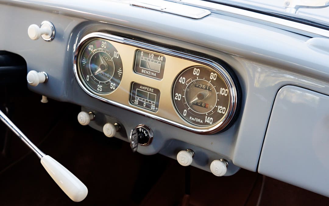 Панель приборов в салоне автомобиля Fiat 1400 Rondine Coupe '1952