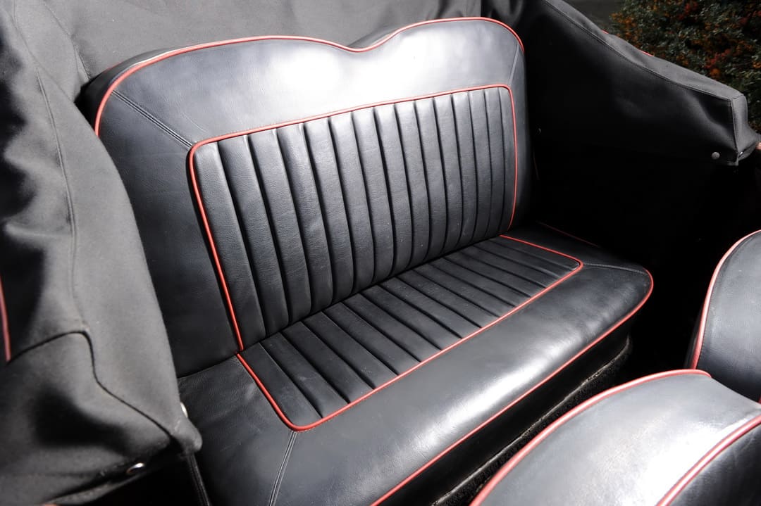 Интерьер салона кабриолета Fiat 1500 Ghia Cabriolet '1935–39 - задний диван