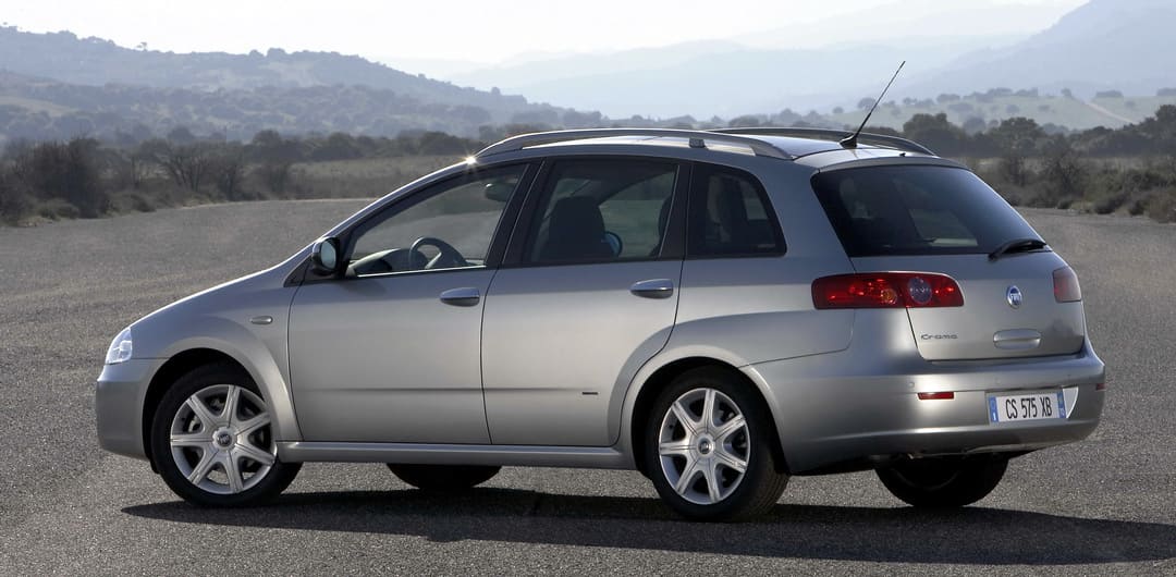 Fiat Croma '2005–07 вид сбоку