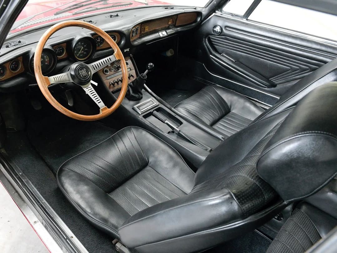 Интерьер салона автомобиля Fiat Dino Coupé by Bertone '1967