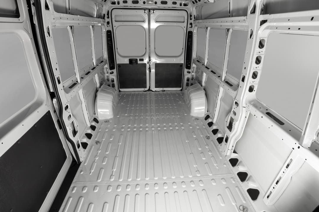 Внутри фургона Fiat Ducato MaxiCargo '2023