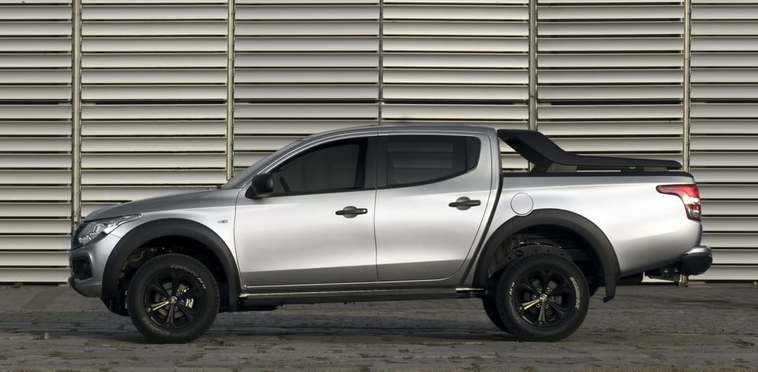 Fiat Fullback Cross '2017 вид сбоку