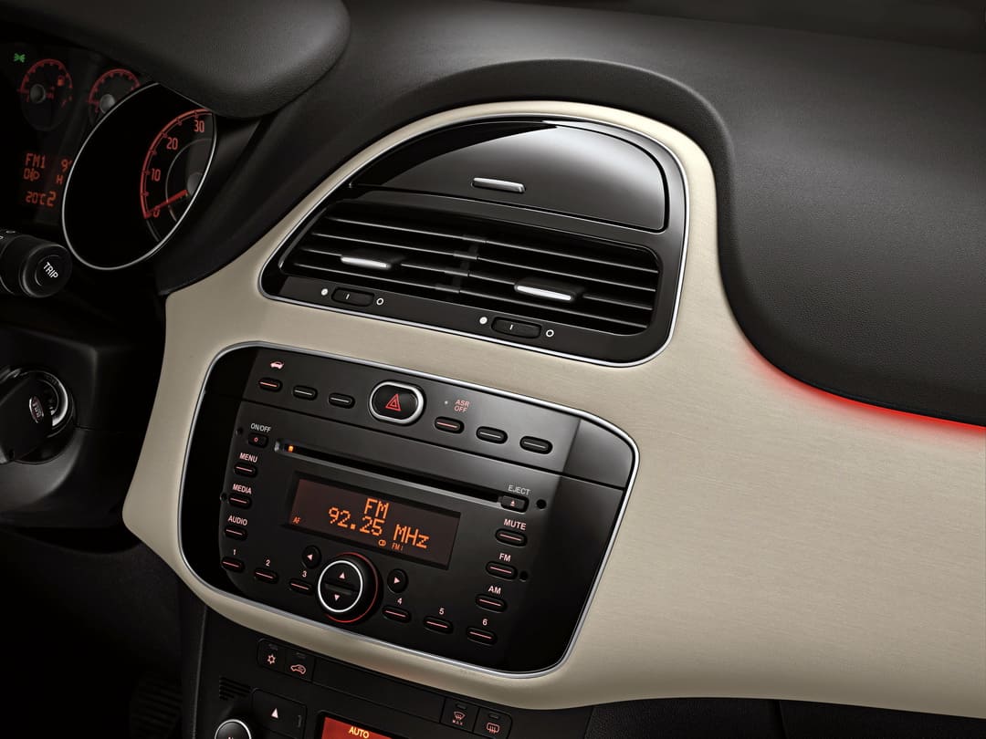 Консоль Fiat Linea '2012–17