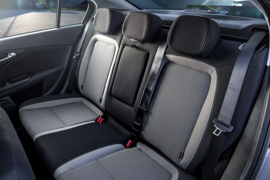 Интерьер салона автомобиля Fiat Tipo (356) '2015–20 - задний ряд сидений