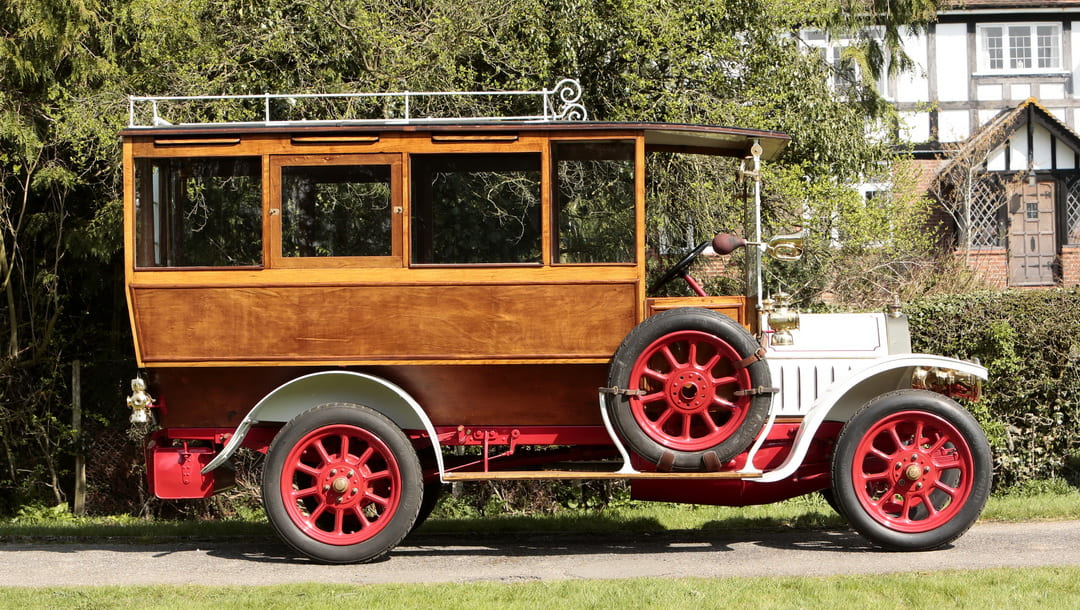 Старинный автобус Fiat Tipo 2B Station Bus '1915 вид сбоку