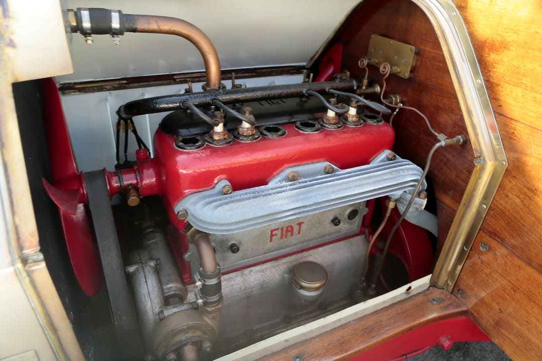 Двигатель старинного автобуса Fiat Tipo 2B Station Bus '1915
