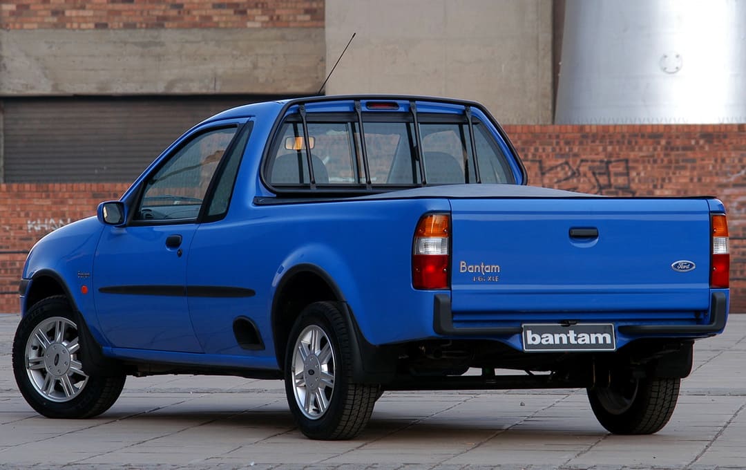 Ford Bantam '2002–05 вид сзади