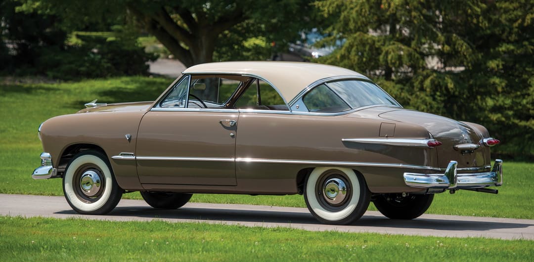Ford Custom Deluxe Victoria Hardtop '1951 вид сбоку