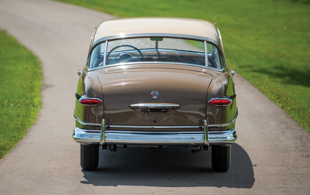 Ford Custom Deluxe Victoria Hardtop '1951 вид сзади
