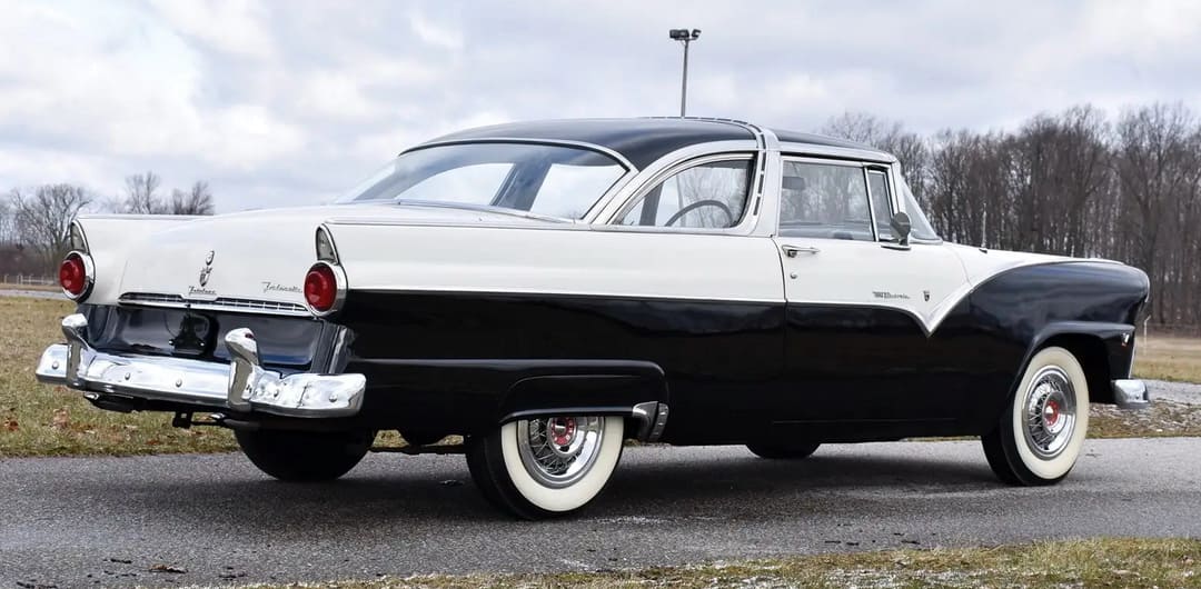 Ford Fairlane Crown Victoria '1955 вид сбоку