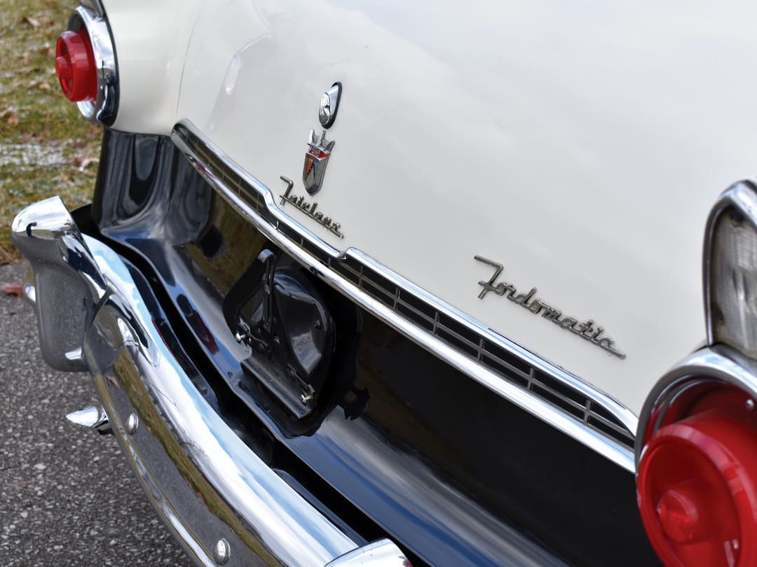 Ford Fairlane Crown Victoria '1955 вид сзади