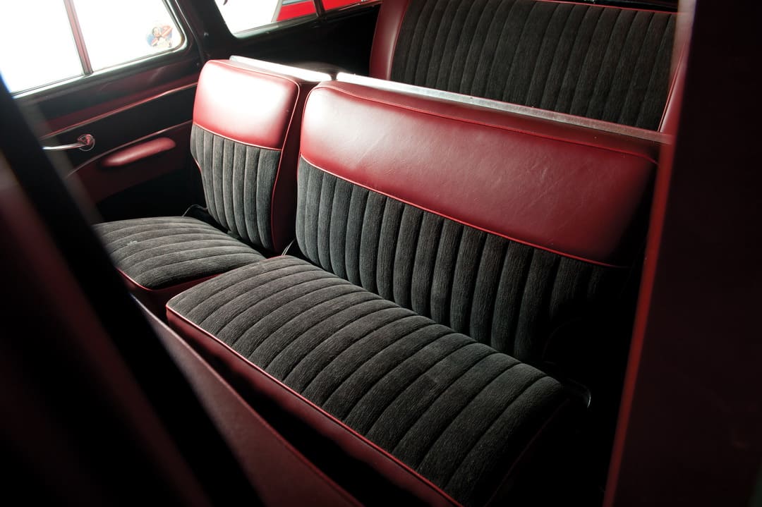 Интерьер салона автомобиля Ford Country Sedan 8-passenger (U6-79B) '1956 - задние сиденья