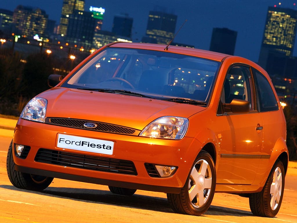 Ford Fiesta 3-door '2002–05 вид спереди