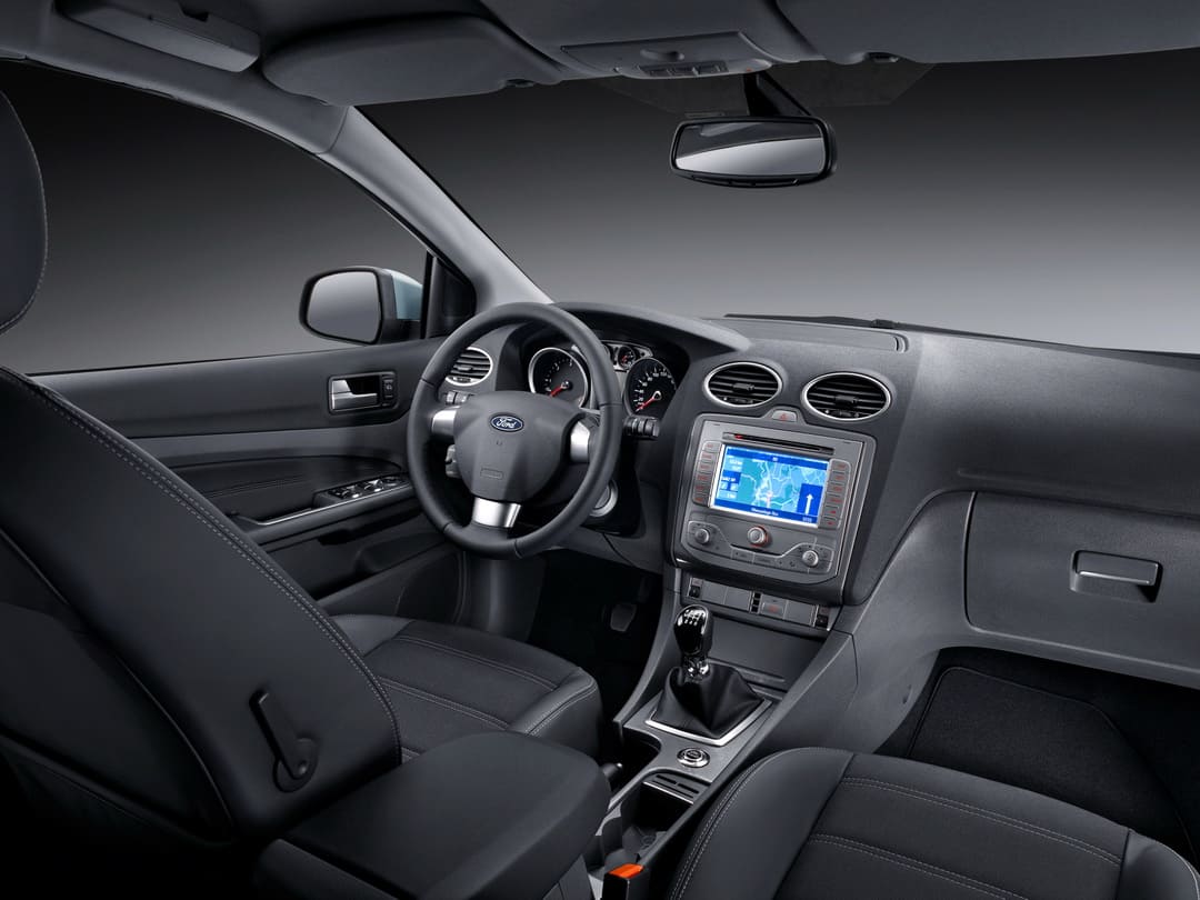 Интерьер салона автомобиля Ford Focus Turnier (DA3) '2008–11
