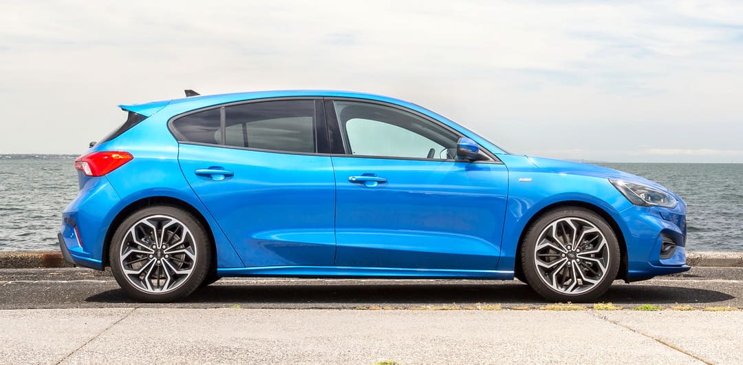 Ford Focus ST-Line '2018–22 вид сбоку