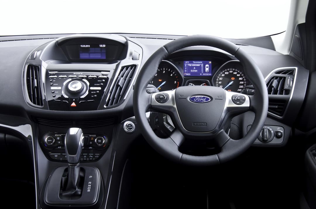 Торпедо Ford Kuga '2013–16