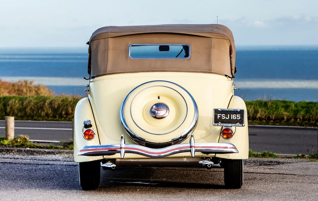 Ford V8 Deluxe Phaeton RHD (68-750) '1936 вид сзади