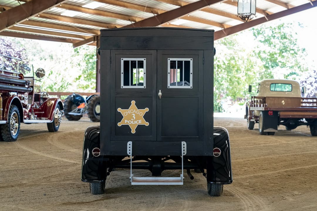 Старинный фургон Ford Model A 'Paddy Wagon' '1931 вид сзади