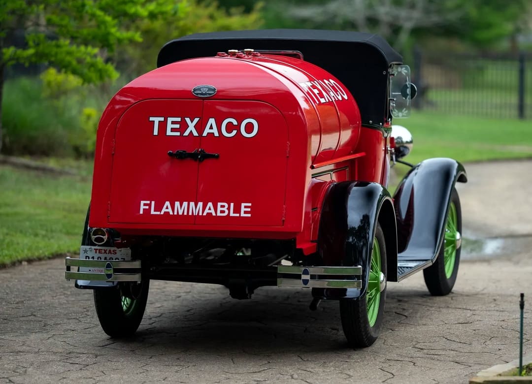 Ford Model A Roadster Pickup '1930 вид сзади