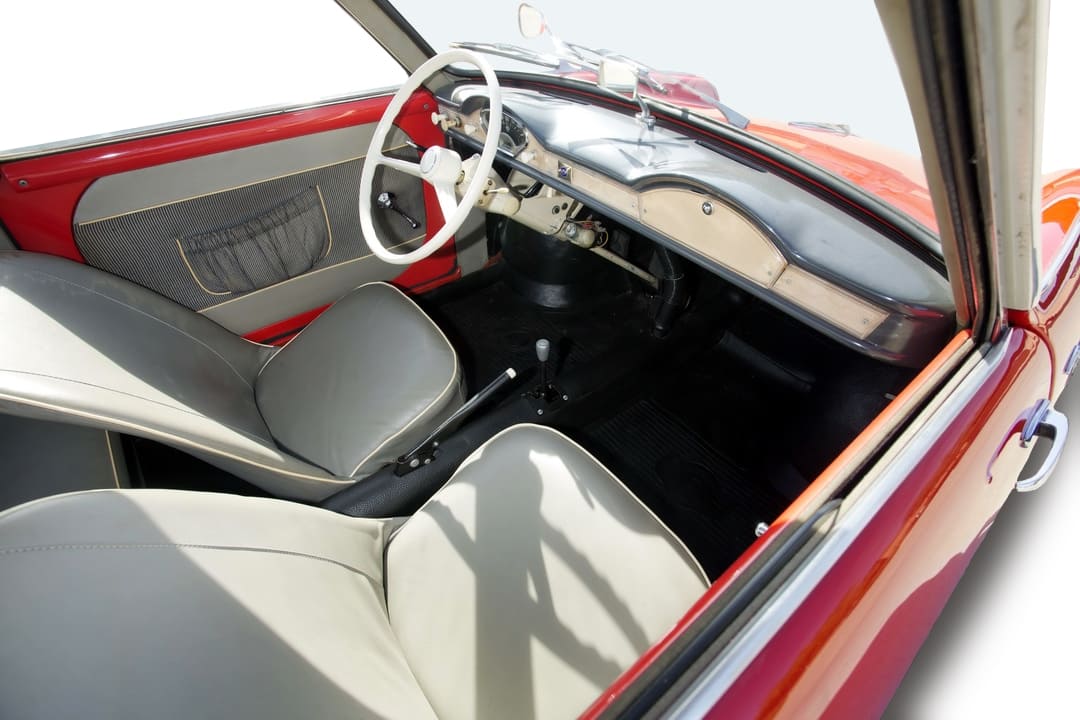 Интерьер салона автомобиля Goggomobil TS 250 Coupe '1957–69