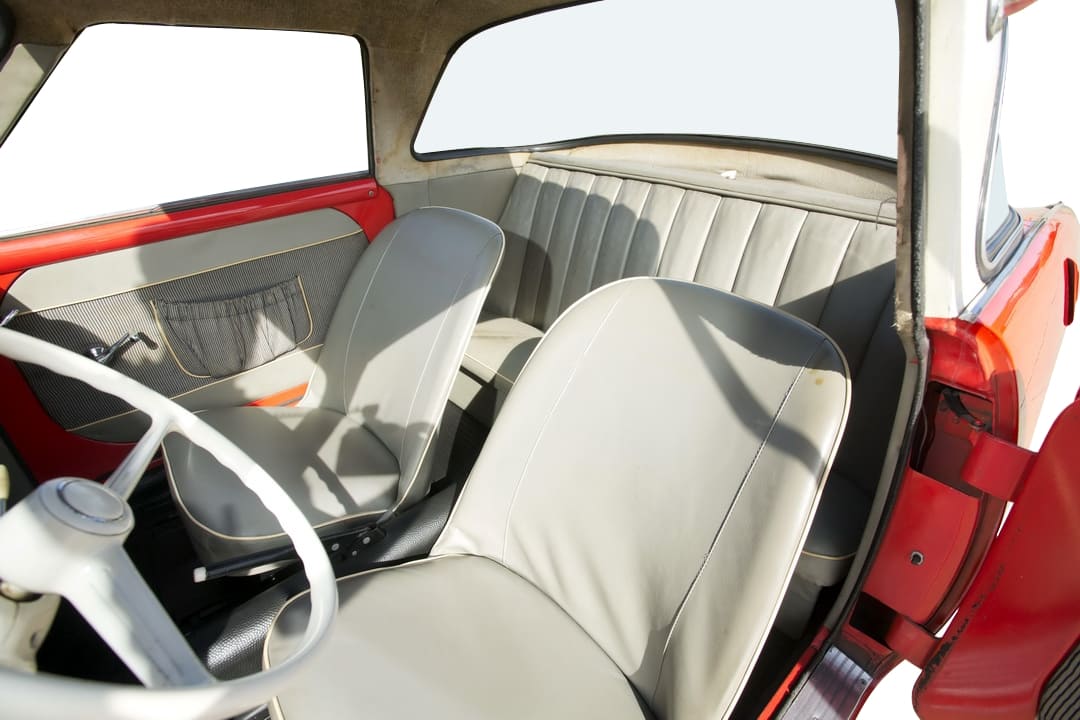 Интерьер салона автомобиля Goggomobil TS 250 Coupe '1957–69