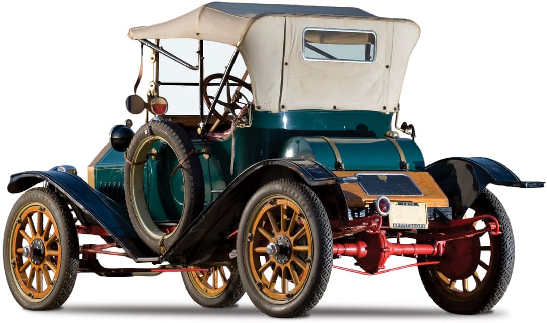 Старинный автомобиль Herreshoff Model 30 Runabout '1913 вид сзади