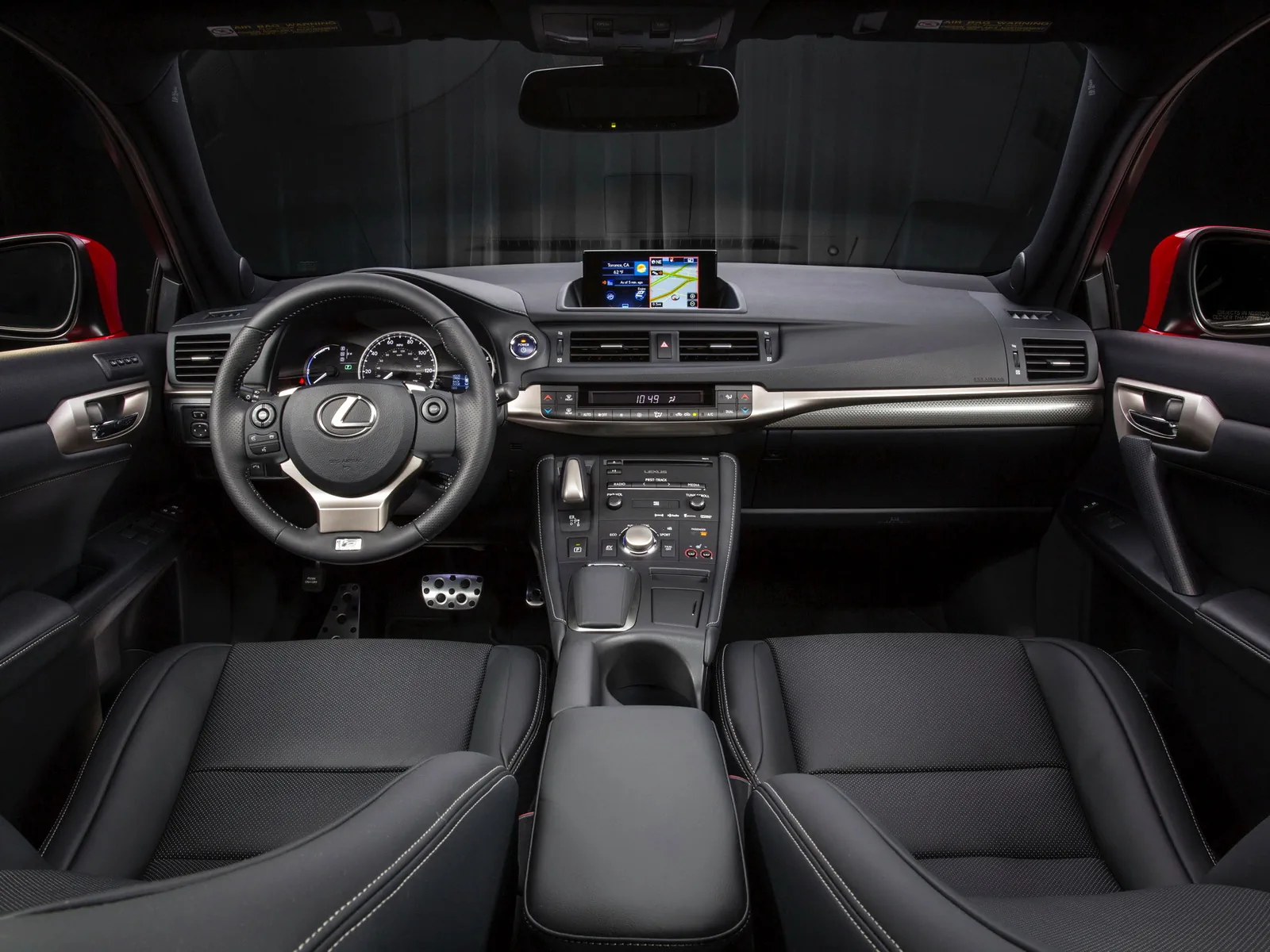 Салон хэтчбека Lexus CT 200h '2014–17
