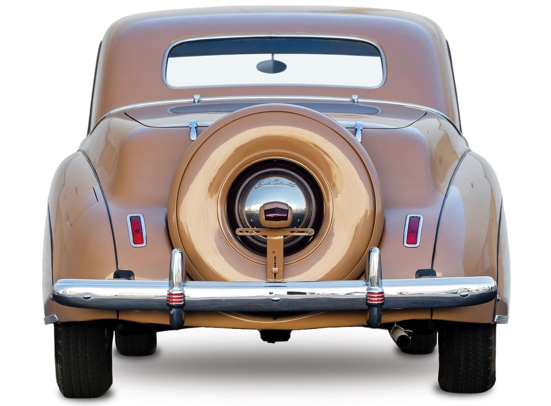 Автомобиль Lincoln Continental Club Coupe '1941 года, вид сзади